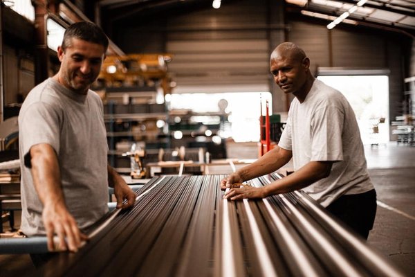 What Are the Best Tips for Wearing a Pleated Maxi Skirt at a Professional Networking Event?